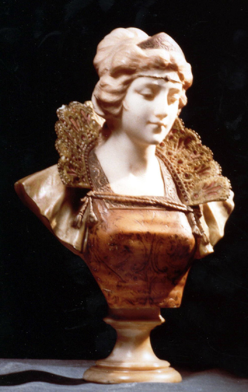 Busto femminile, busto femminile (busto, opera isolata) di Bacherini A (inizio sec. XX)