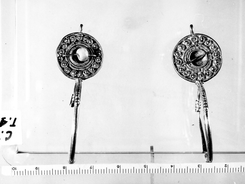 orecchini con pendente - deposizione longobarda (prima metà sec. VII d.C)