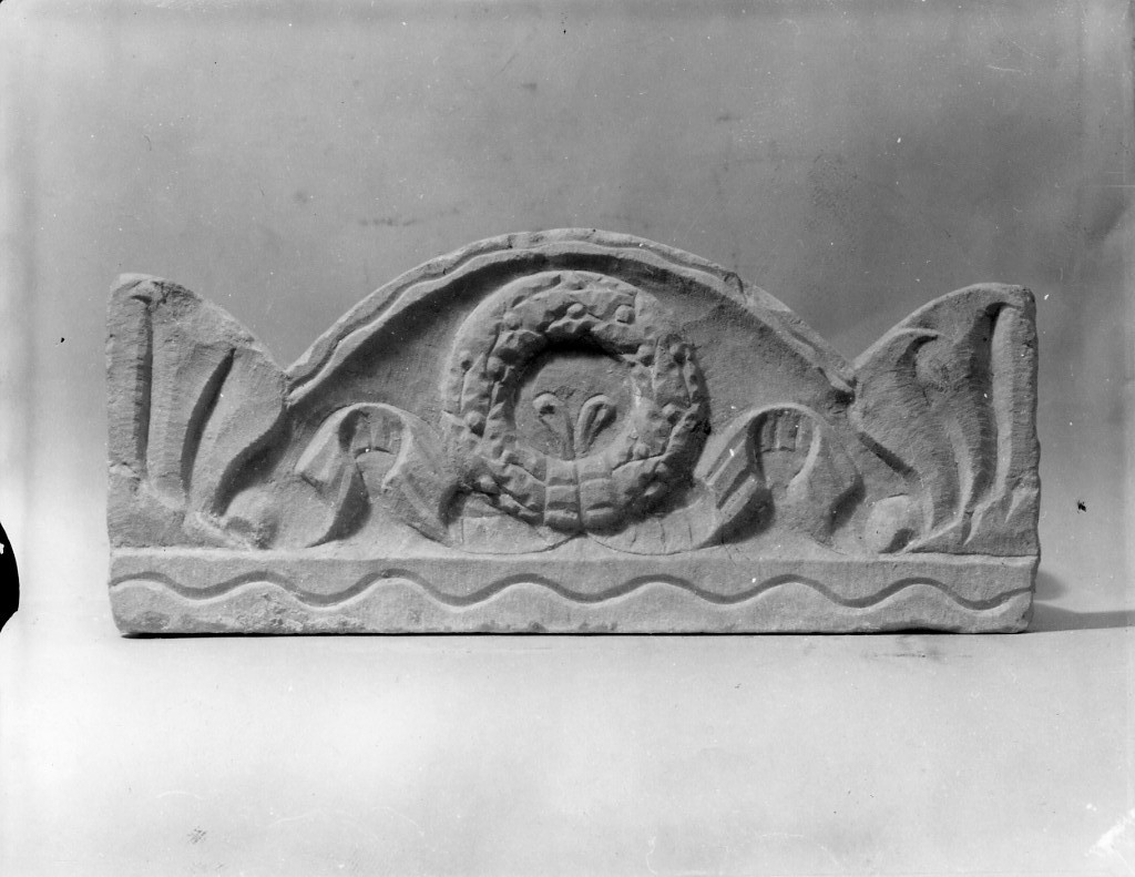 coperchio di urna (sec. II d.C)