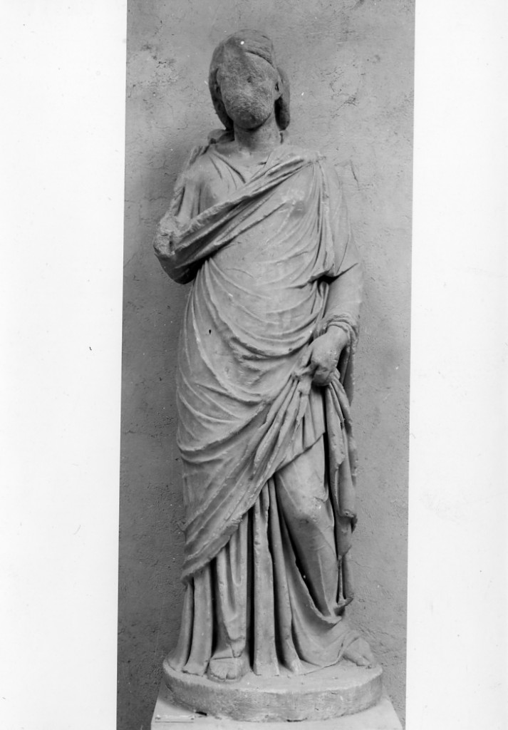 statua femminile (prima metà sec. II d.C)