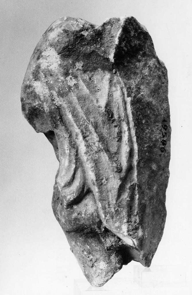 statua maschile (non determinabile)