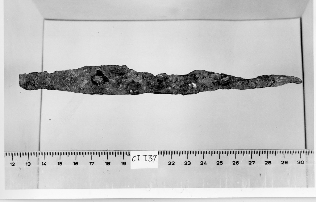 coltello/ lama - deposizione longobarda (prima metà sec. VII d.C)