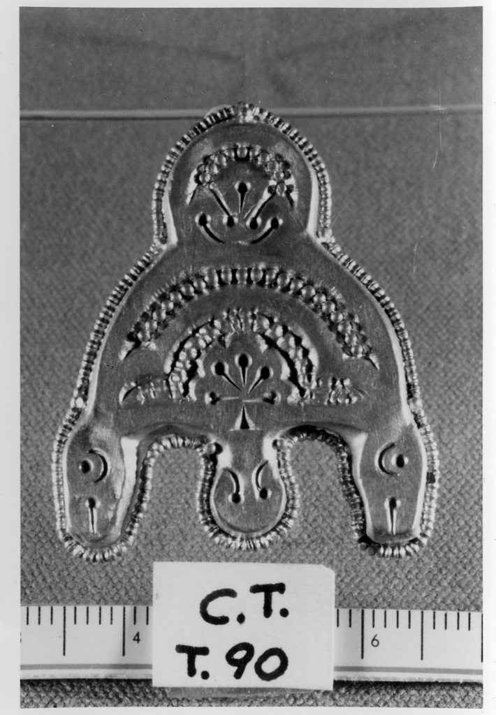 finimento equino/ elemento decorativo - deposizione longobarda (primo quarto sec. VII d.C)