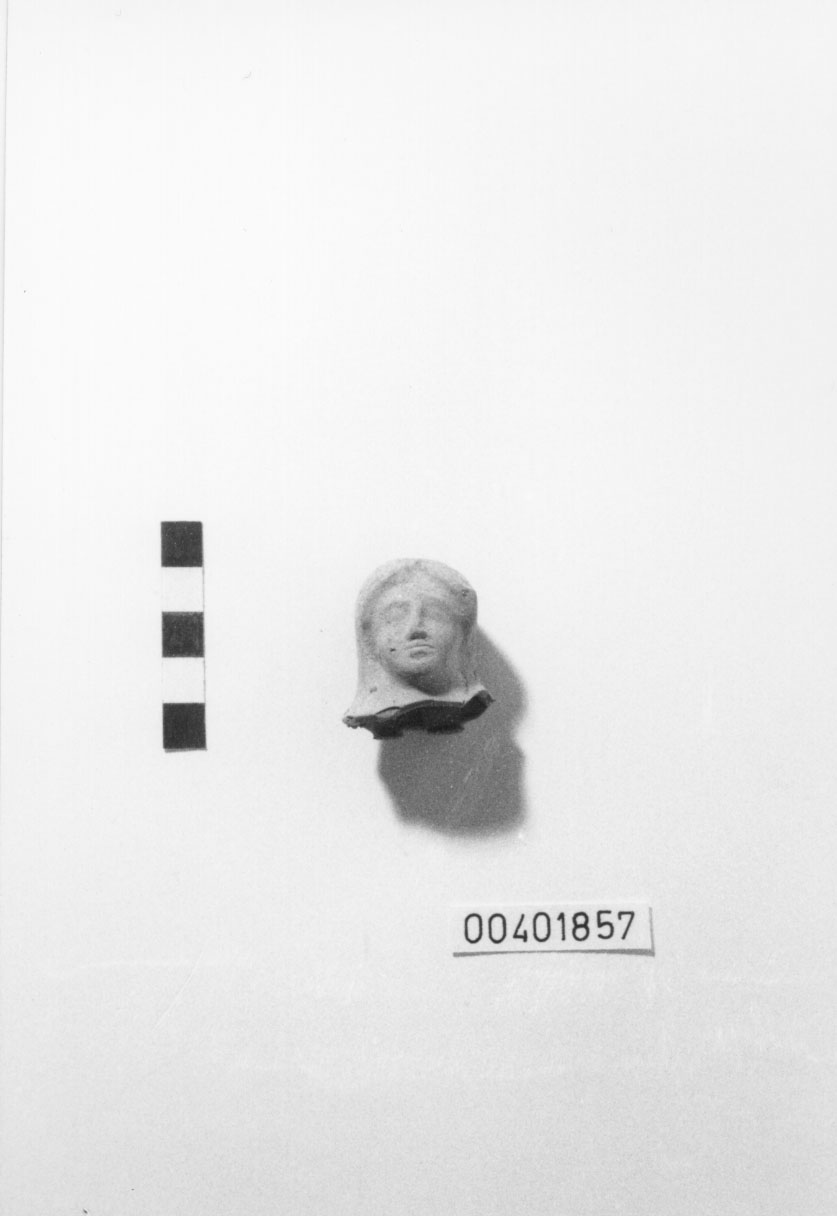 Figura femminile (statuetta/ votiva, testa) - Produzione locale (inizio/ inizio II-I a.C)