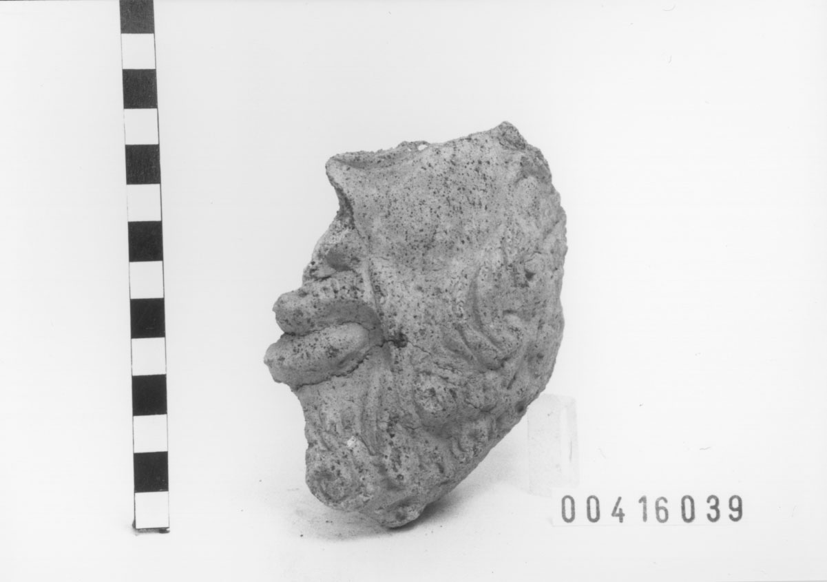 Figura maschile (Testa votiva/ frammento) (IV a.C)