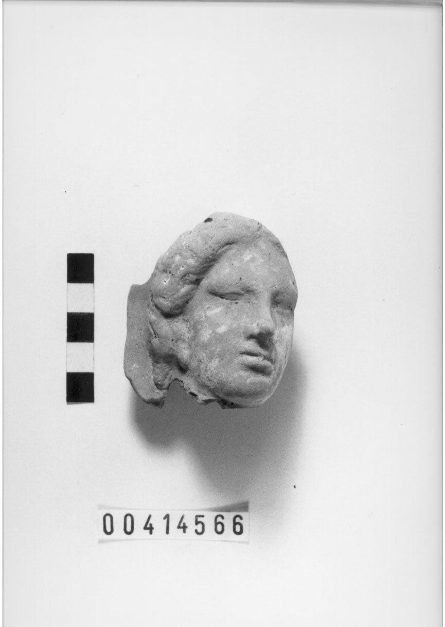 Figura femminile velata (Testa votiva/ frammento) (III a.C)