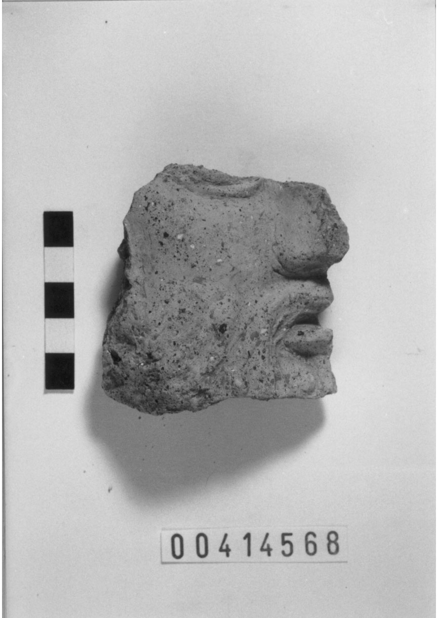 Figura maschile (Mezza testa votiva/ frammento) (III a.C)