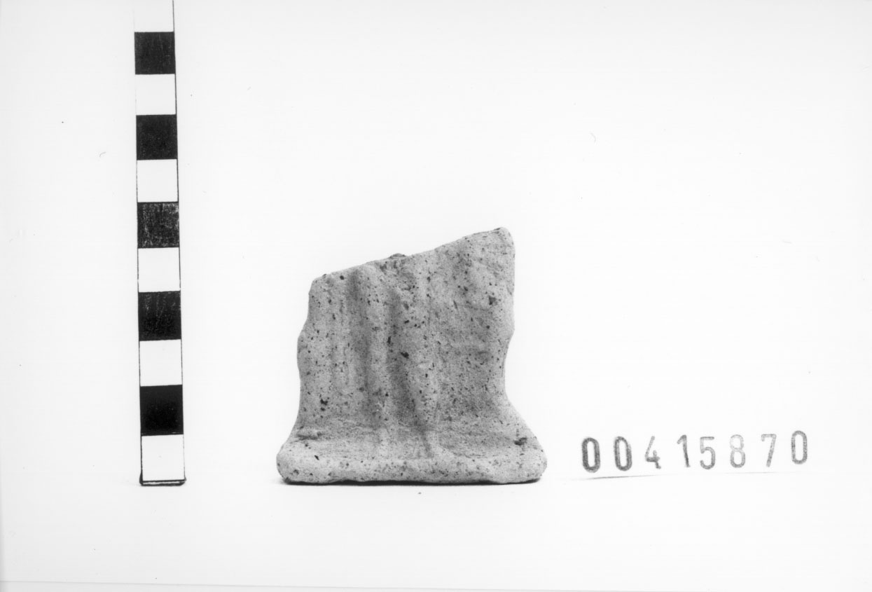 Figura maschile (?) (Statuetta votiva/ frammento) (Fine IV a.C, III a.C)