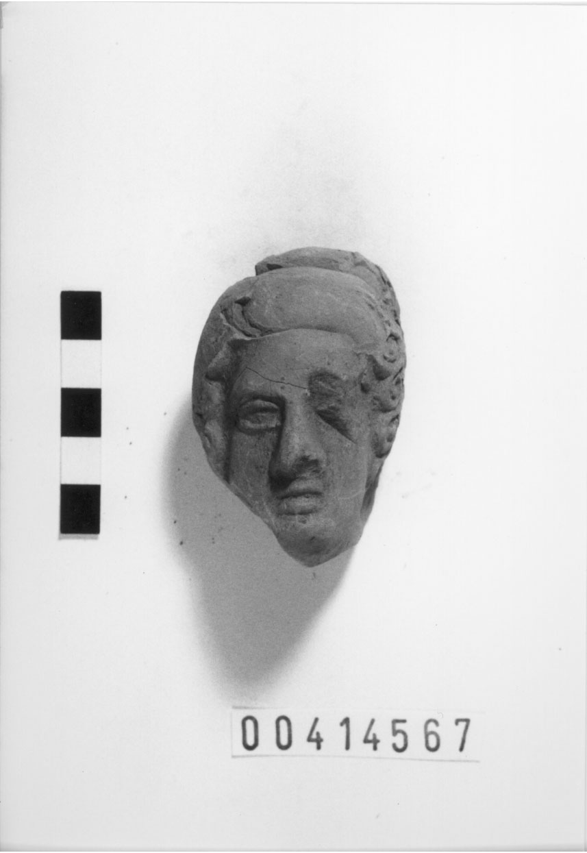 Figura femminile (Testa votiva/ frammento) (III a.C)