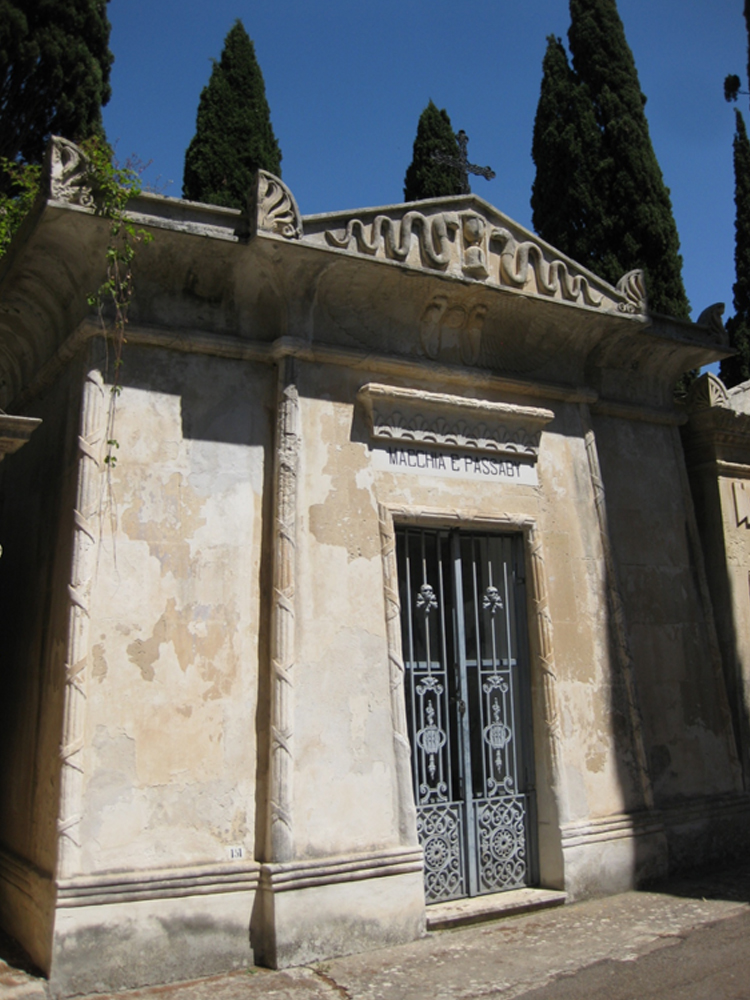Famiglie Macchia e Passaby (tomba, cappella) - Lecce (LE) 