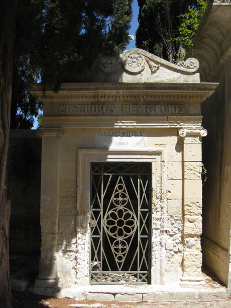 Vincenzo Mottola (tomba, cappella) - Lecce (LE) 