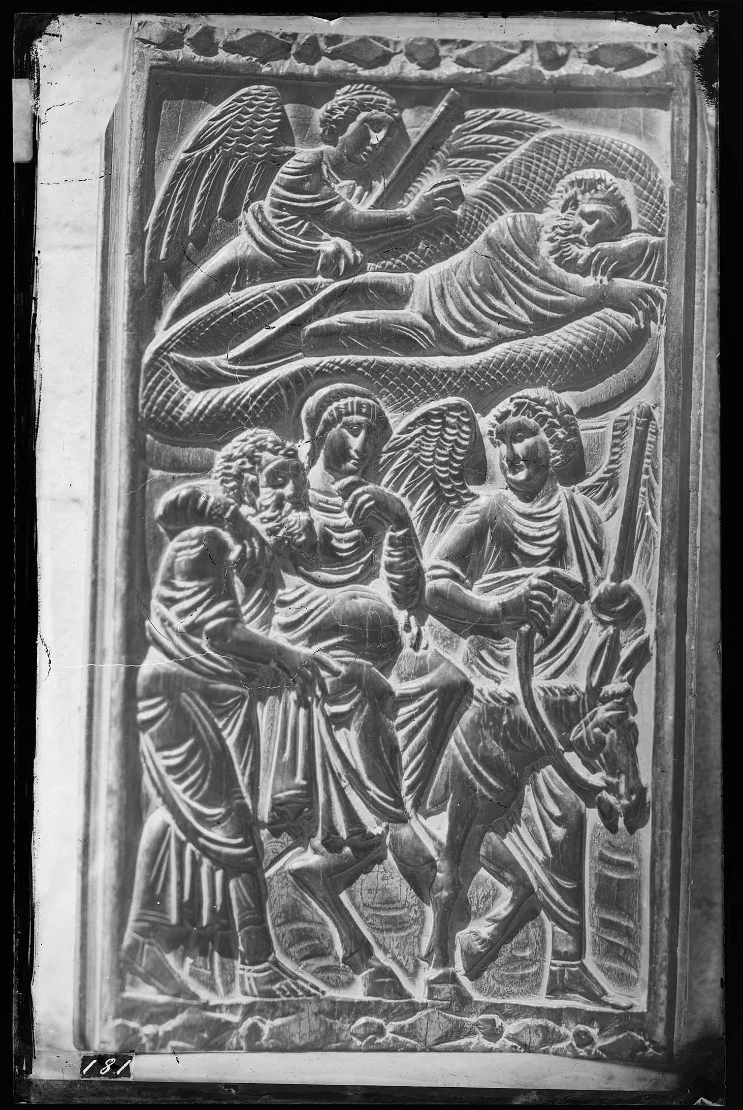 Scultura religiosa - Cattedra episcopale - Schienale, fronte anteriore - Dettaglio (negativo) di Ricci, Luigi - manifattura costantinopolitana (XIX)