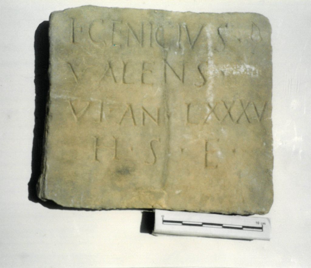 lastra/ sepolcrale, con iscrizione - ambito latino (sec. I d.C)