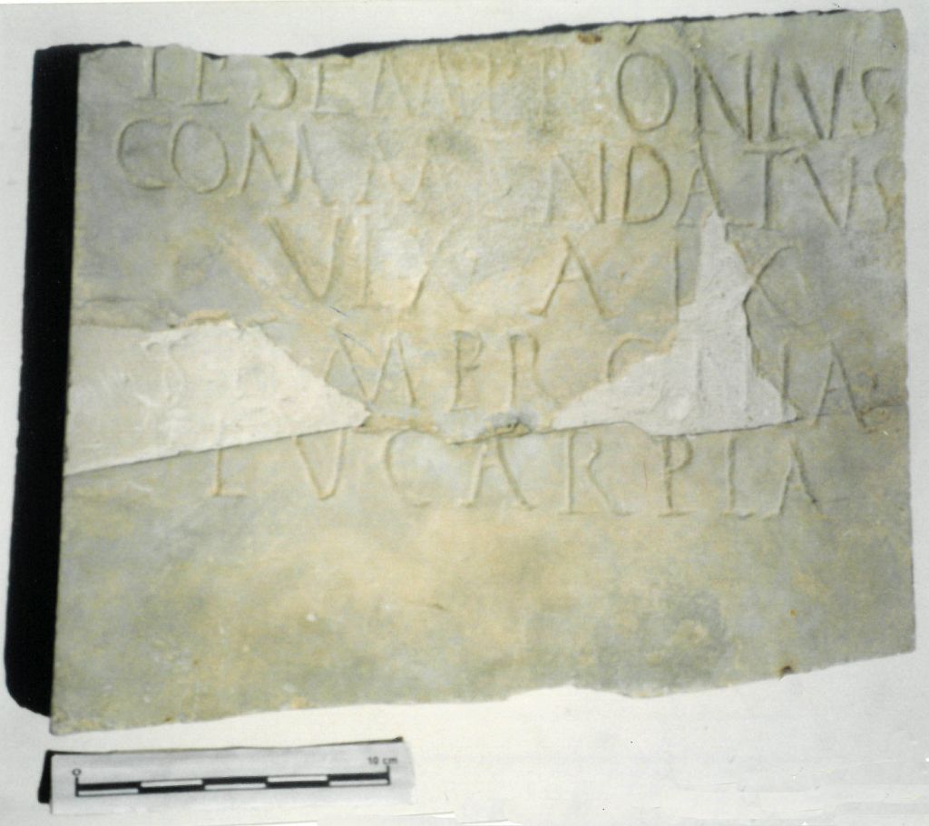 lastra/ sepolcrale, con iscrizione - ambito latino (secc. I/ II d.C)
