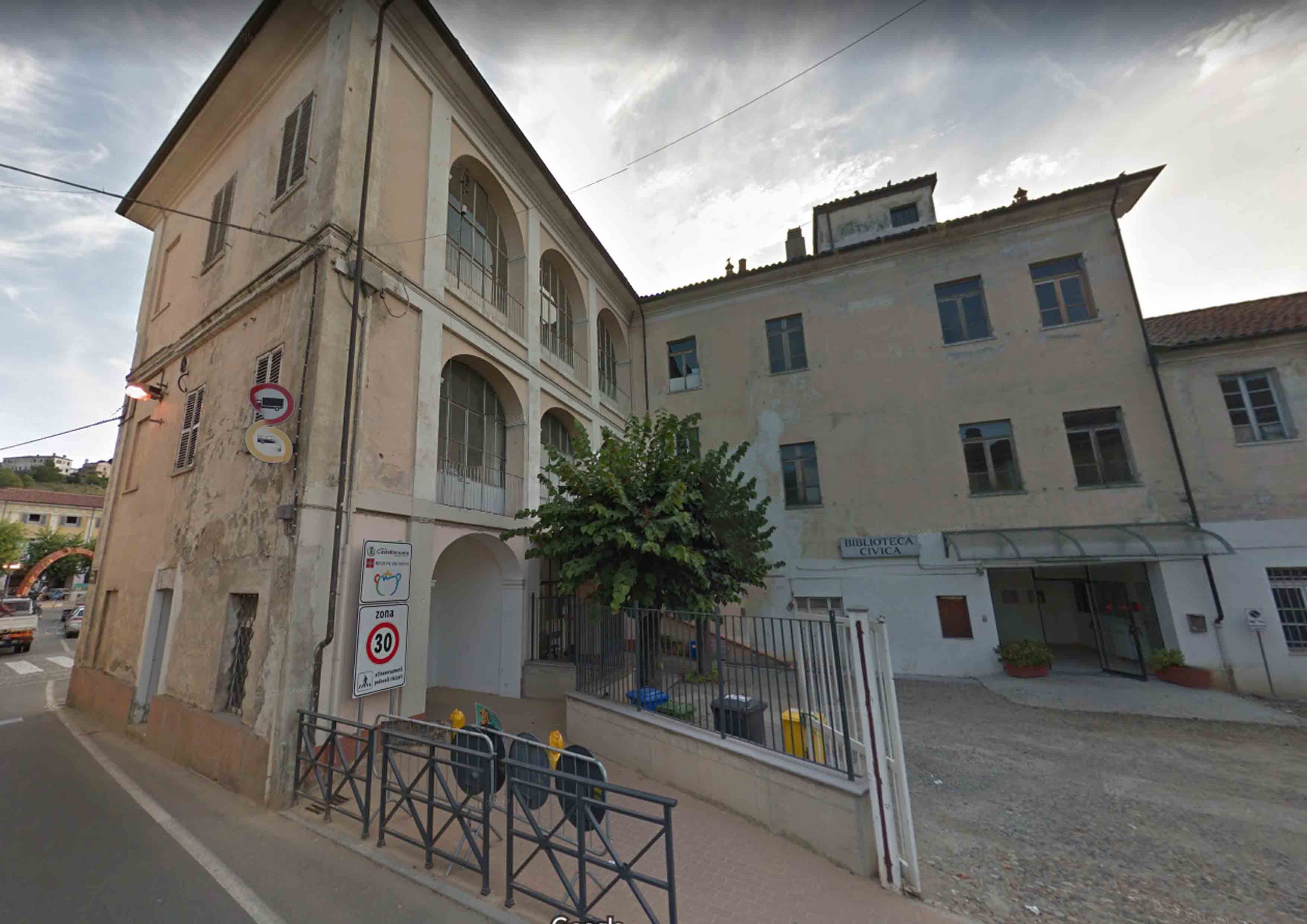 Vecchio Ospedale (palazzo) - Castellamonte (TO)  (XIX)