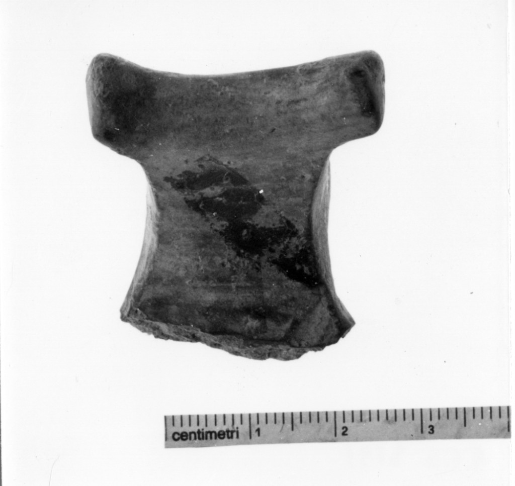 ansa/ apofisi cornuta - produzione terramaricola (età del bronzo recente)