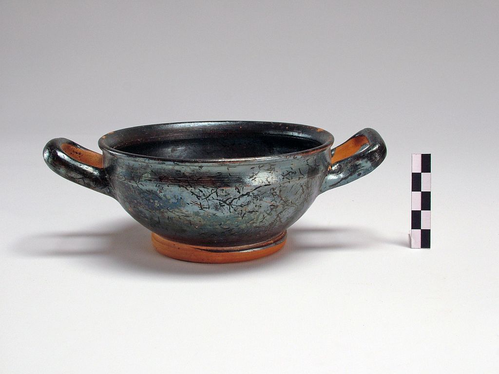 cup-skyphos - produzione coloniale (fine sec. V a.C)
