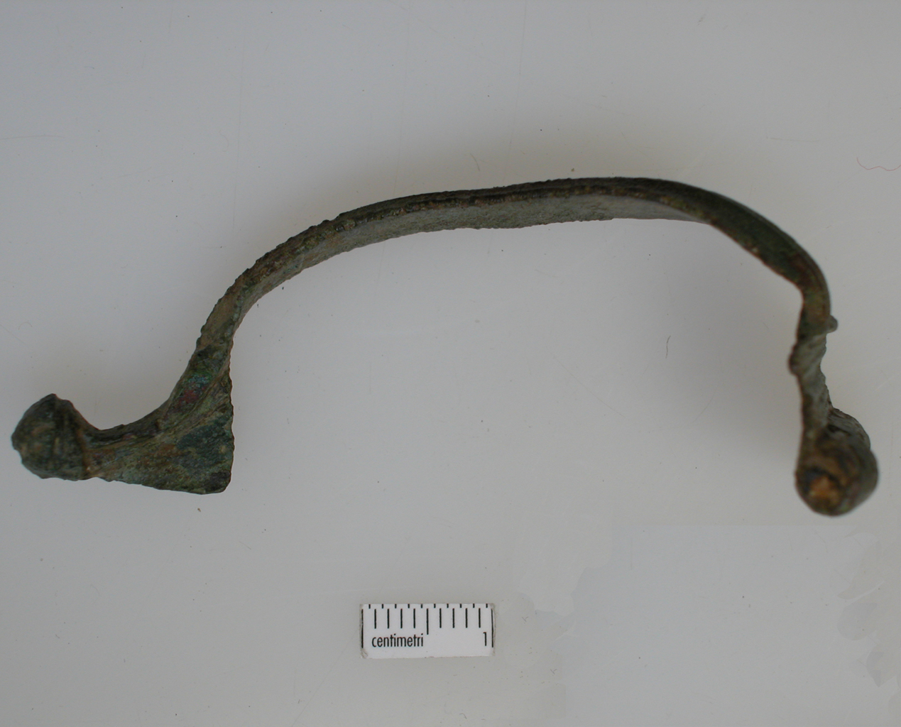 fibula tipo Aucissa, Feugère tipo 22b2 (sec. I a.C. - sec. I d.C)