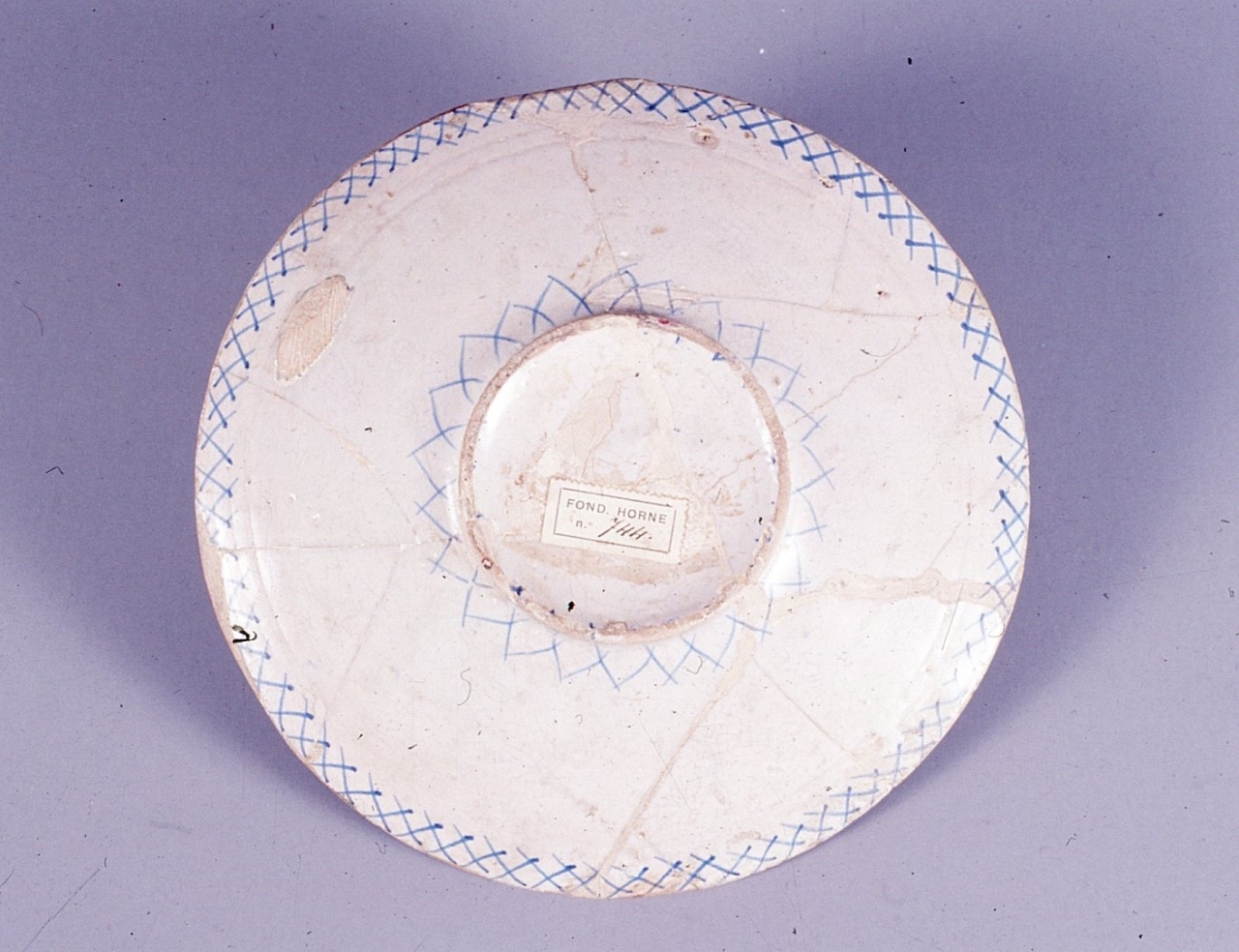 motivi decorativi geometrici (piatto) - manifattura italiana (sec. XVI)