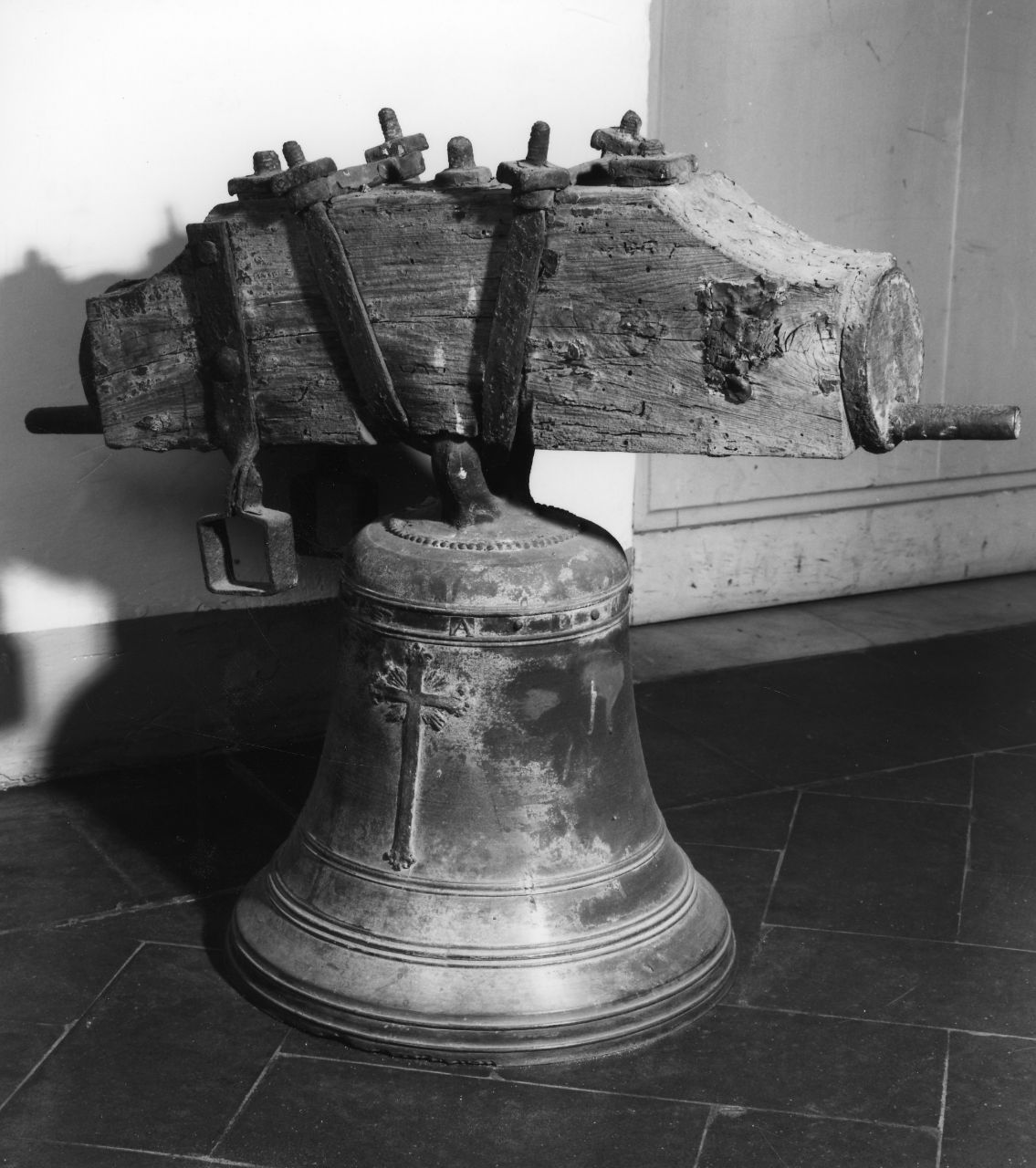 croce raggiata; Trinità (campana da chiesa) - bottega toscana (sec. XIX)