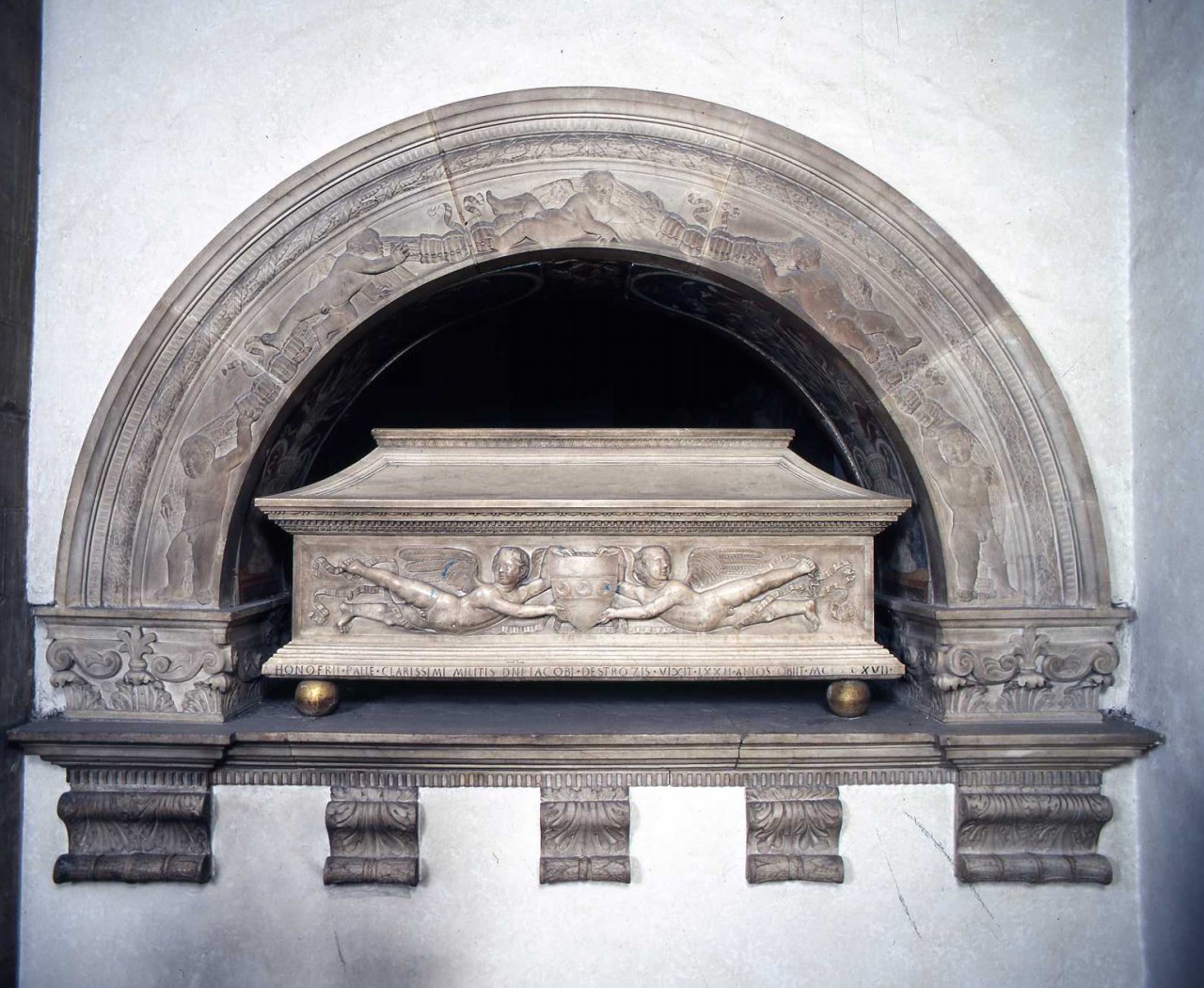 motivi decorativi a festoni con cherubini (rilievo) di Michelozzi Michelozzo (attribuito) (prima metà sec. XV)