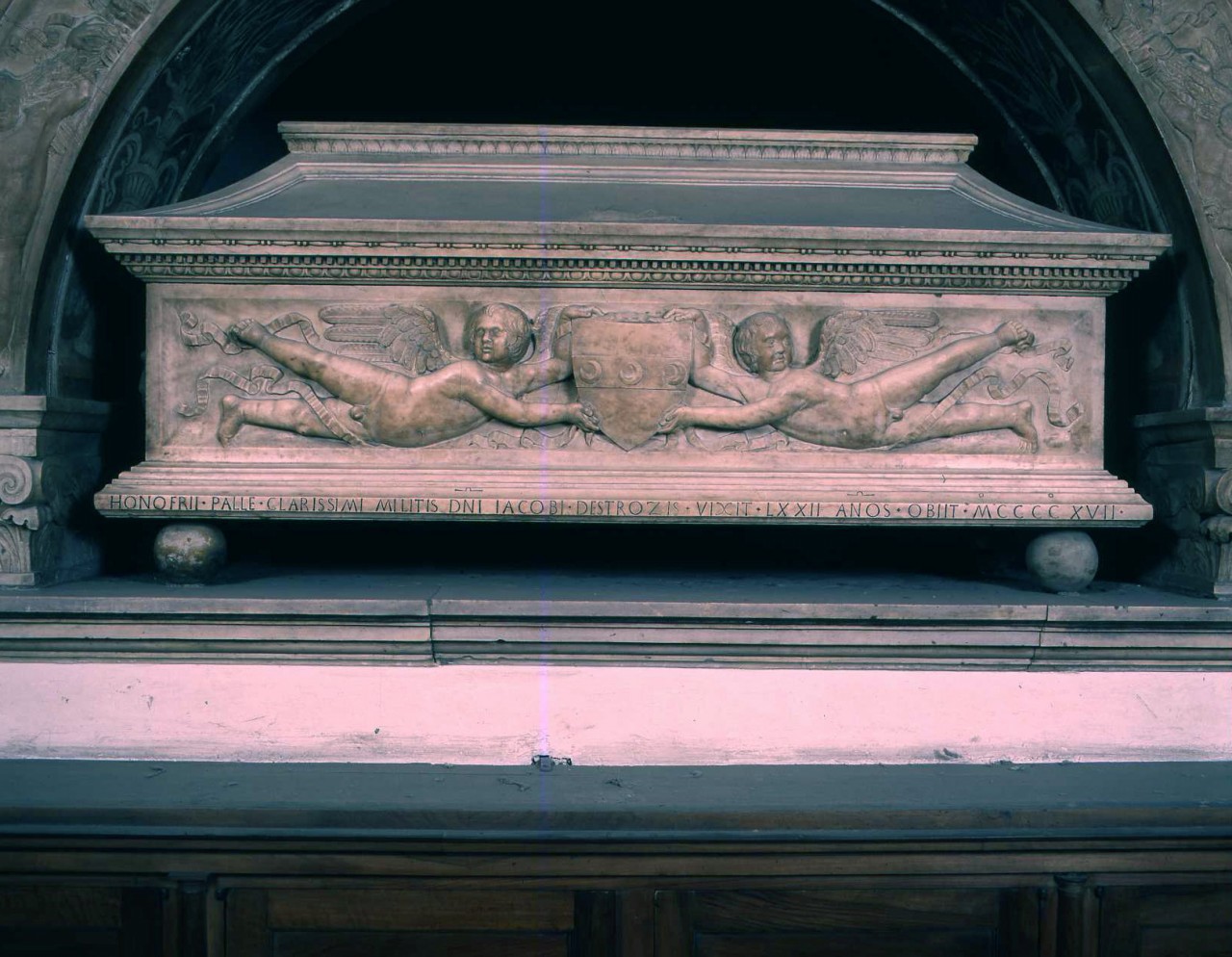 putti reggistemma (sarcofago - a cassa) di Michelozzi Michelozzo (attribuito) (prima metà sec. XV)