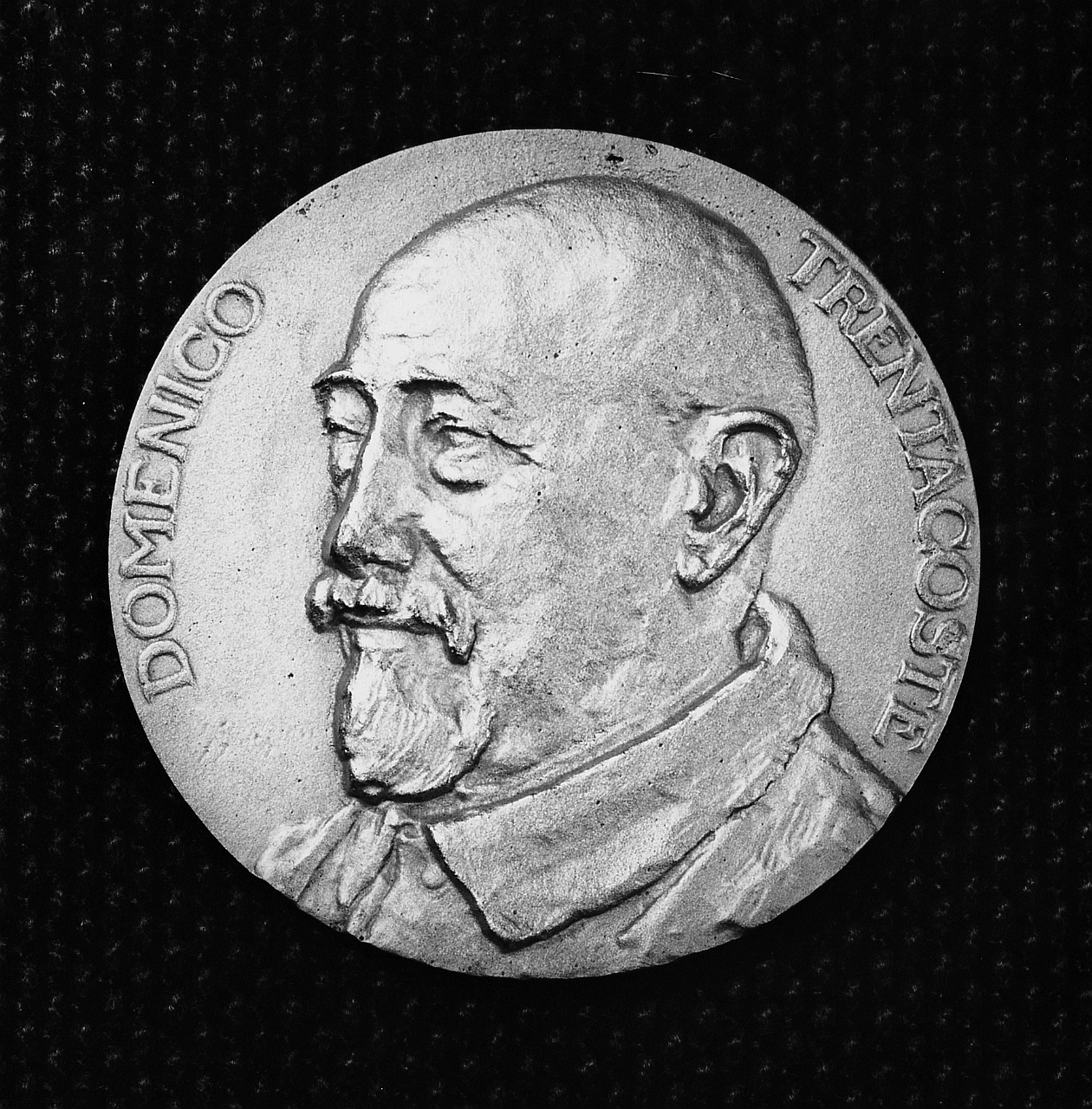 Medaglia di Domenico Trentacoste, (d.), ritratto di Domenico Trentacoste (medaglia) di Graziosi Giuseppe (sec. XX)
