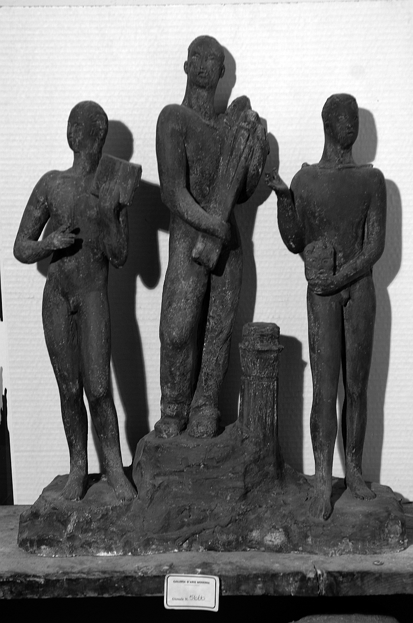 Trittico del lavoro, figure maschili (calco di gruppo scultoreo) di Innocenti Enzo (sec. XX)