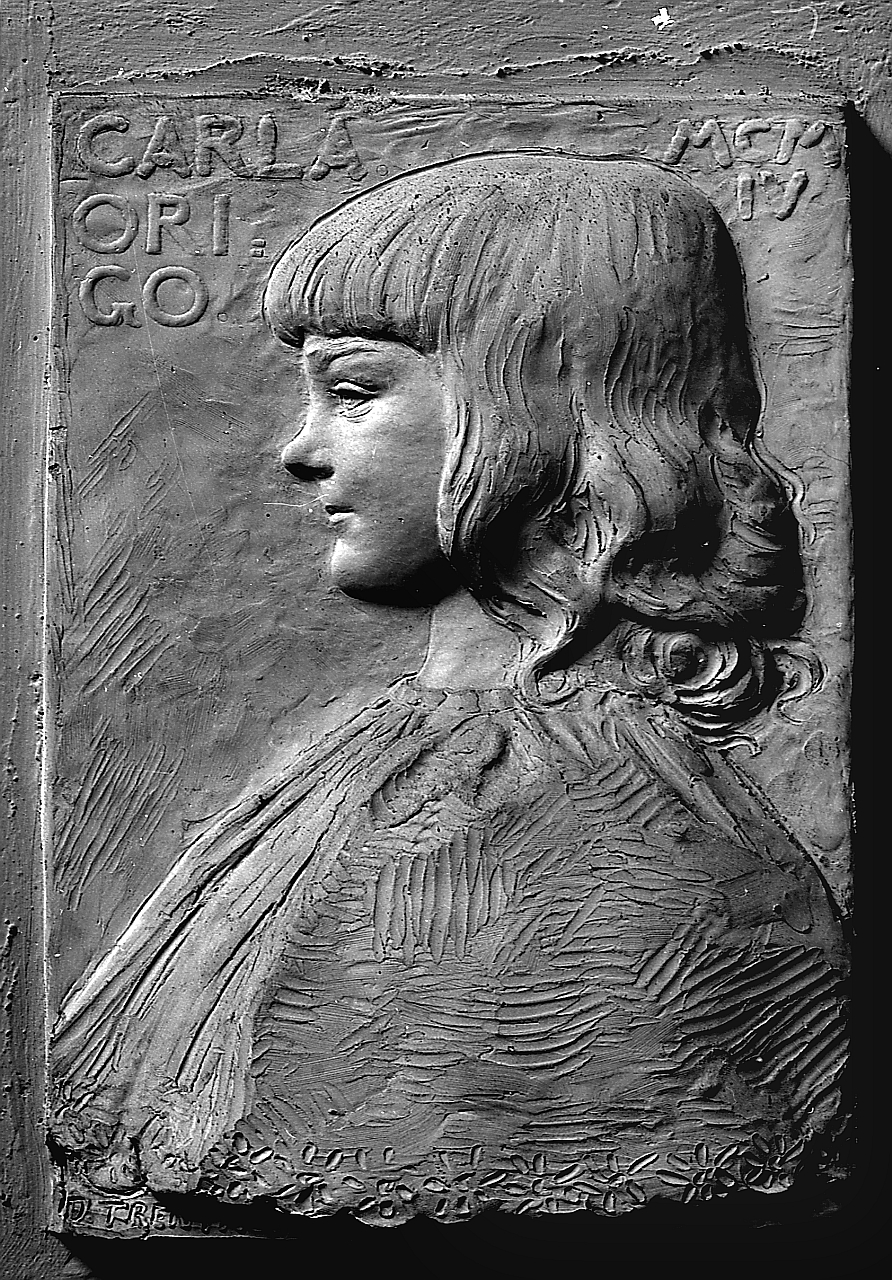 ritratto di Carla Origo (rilievo) di Trentacoste Domenico (sec. XX)