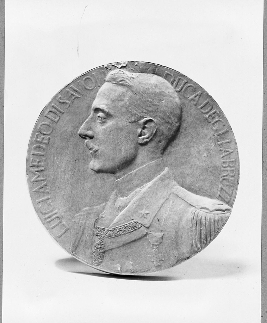 Luigi Amedeo di Savoia duca degli Abruzzi (calco di medaglia) di Trentacoste Domenico (sec. XX)