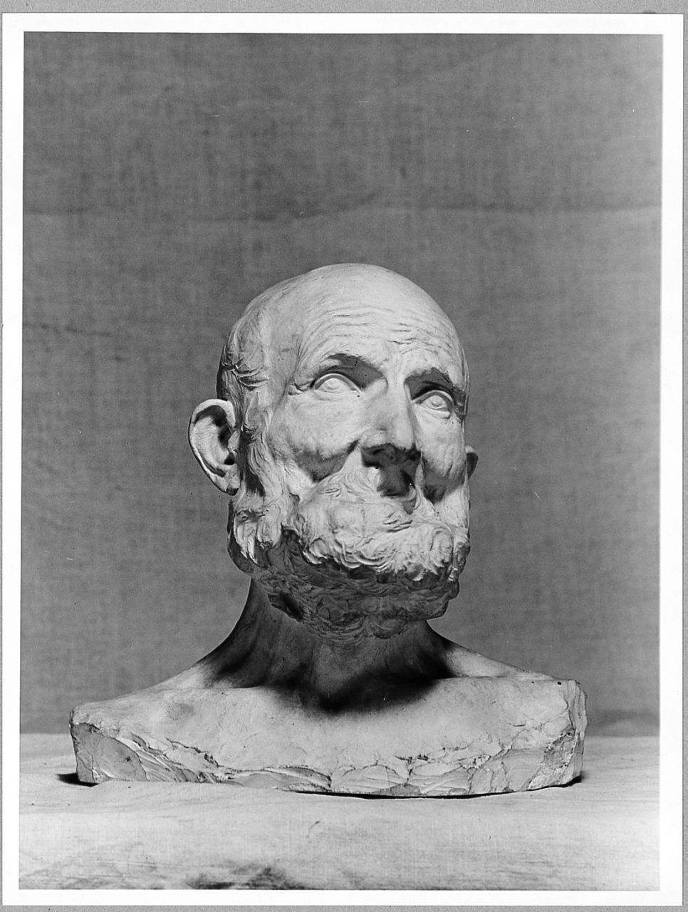 busto ritratto d'uomo (calco di scultura) di Trentacoste Domenico (sec. XX)
