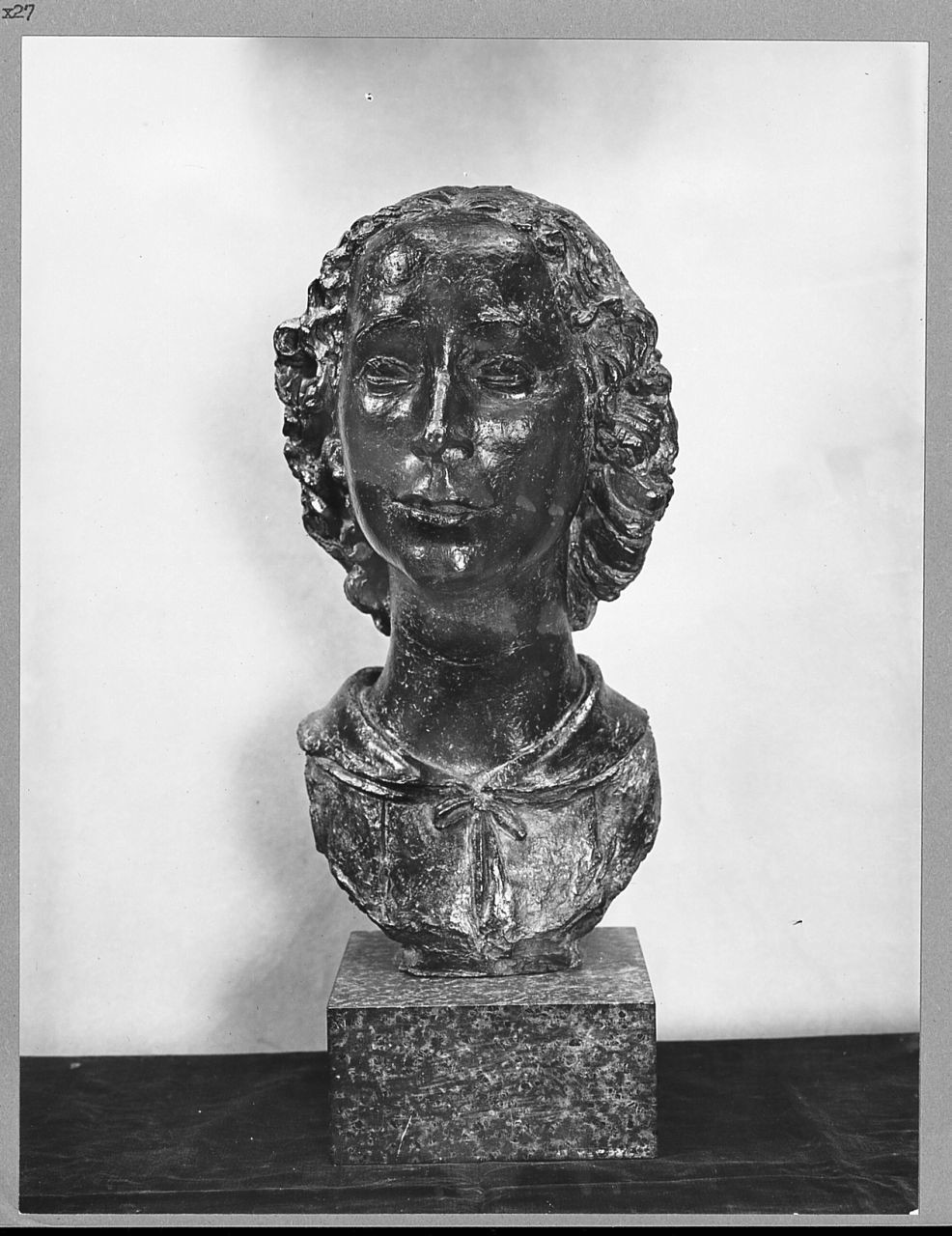 Ritratto della signora Wanda Passigli (statua) di Andreotti Libero (sec. XX)