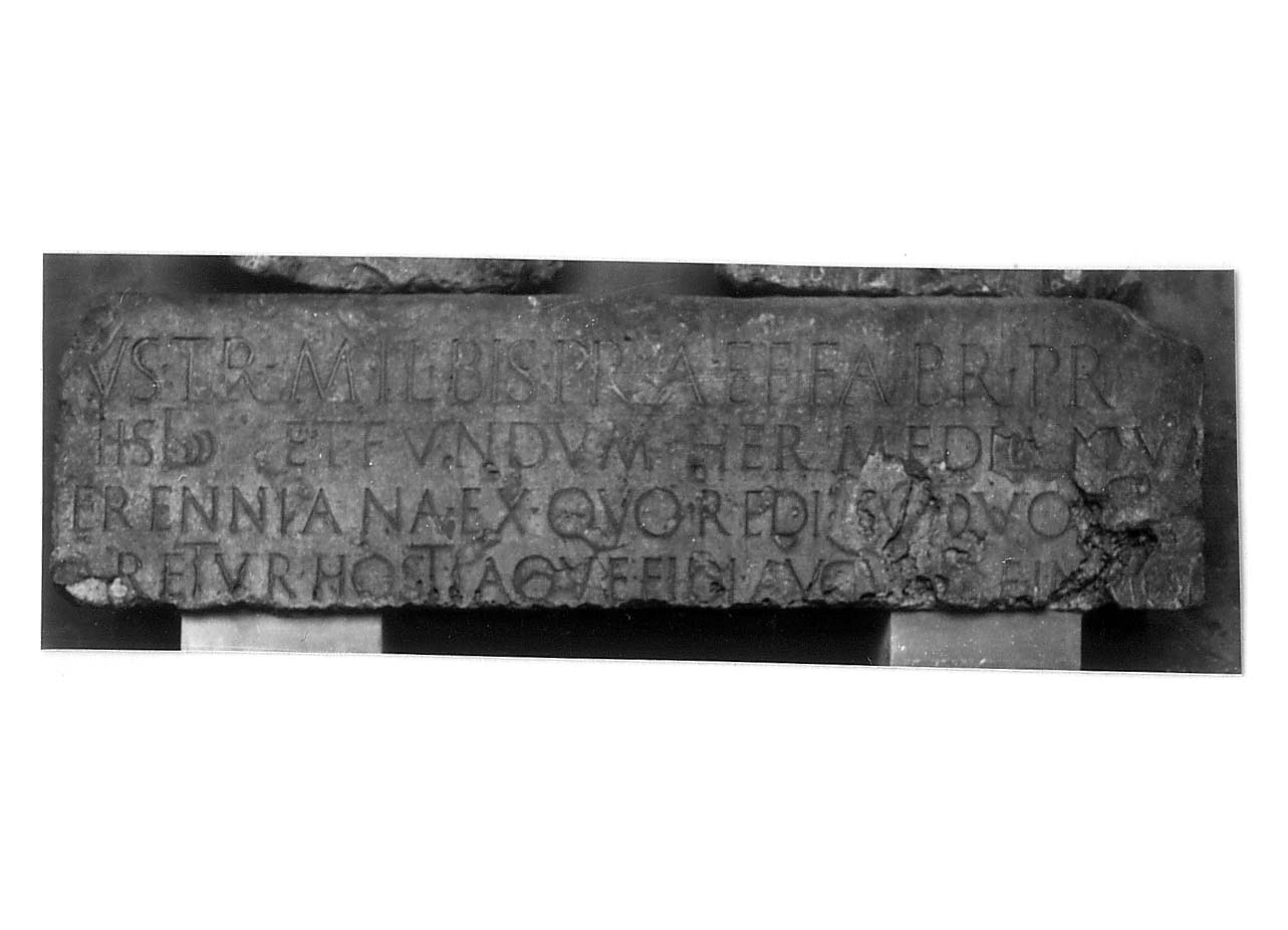 blocco di non id - età imperiale (sec. II d.C)