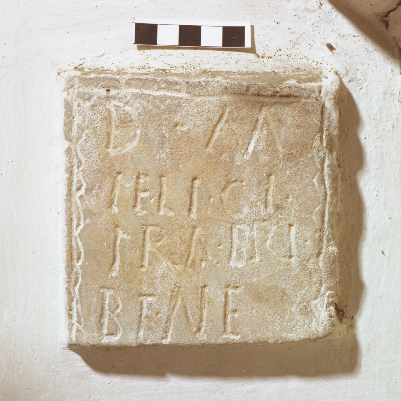 due frammenti di iscrizione - tarda età imperiale (sec. III-V d.C)
