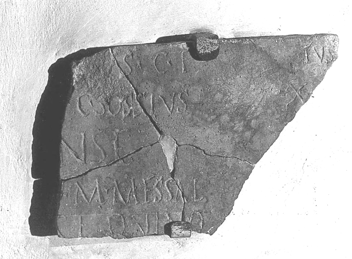 lastra iscritta/ frammento, epigrafe - età romana (prima metà sec. I a.C)