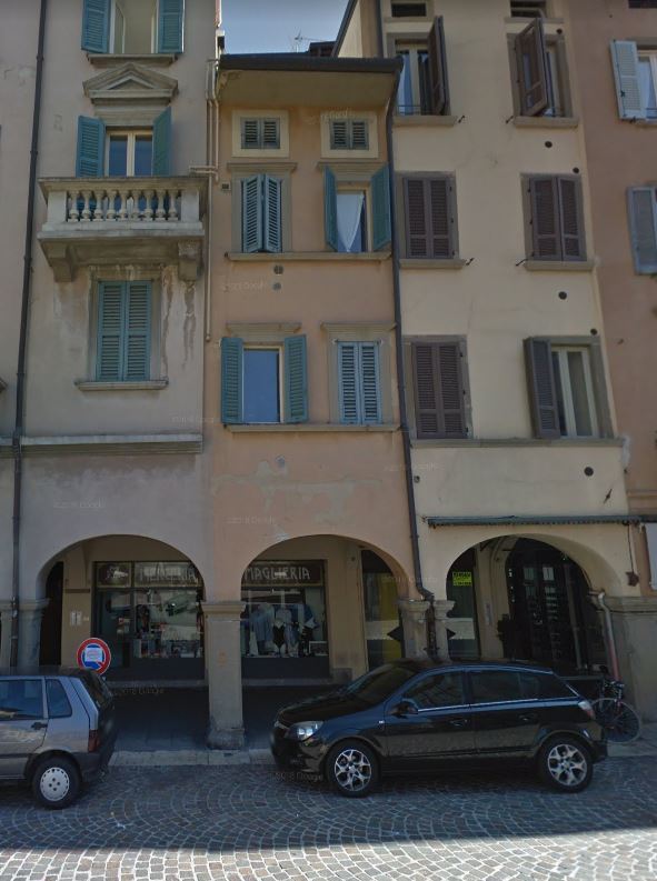 Portico della casa in piazza Pontida (portico) - Bergamo (BG) 