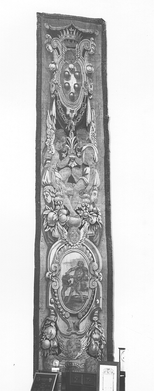Ercole e il leone di Nemea (arazzo) di Pollastri Giovanni (sec. XVII)