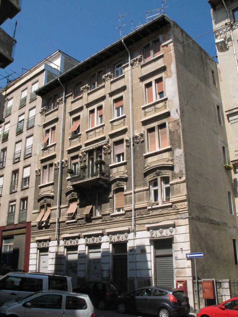 Casa Holluscha (casa, plurifamiliare) - Trieste (TS) 