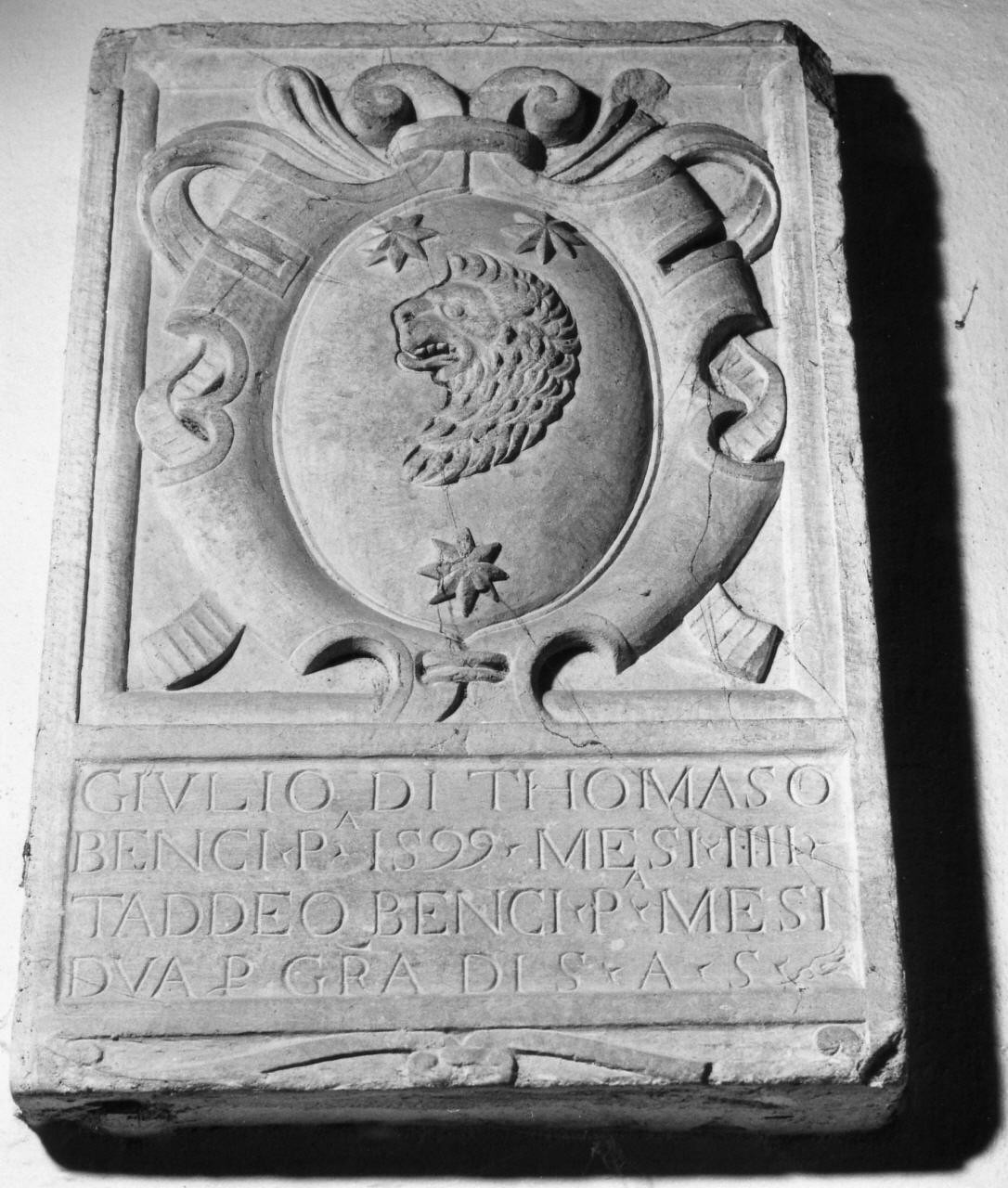 stemma della famiglia Benci (rilievo) - bottega toscana (sec. XVI)