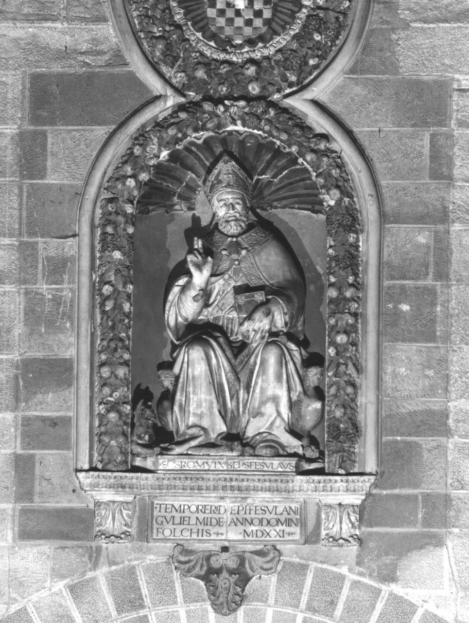 San Romolo, stemma del vescovo Folchi (tabernacolo) di Della Robbia Giovanni (bottega) (sec. XVI)