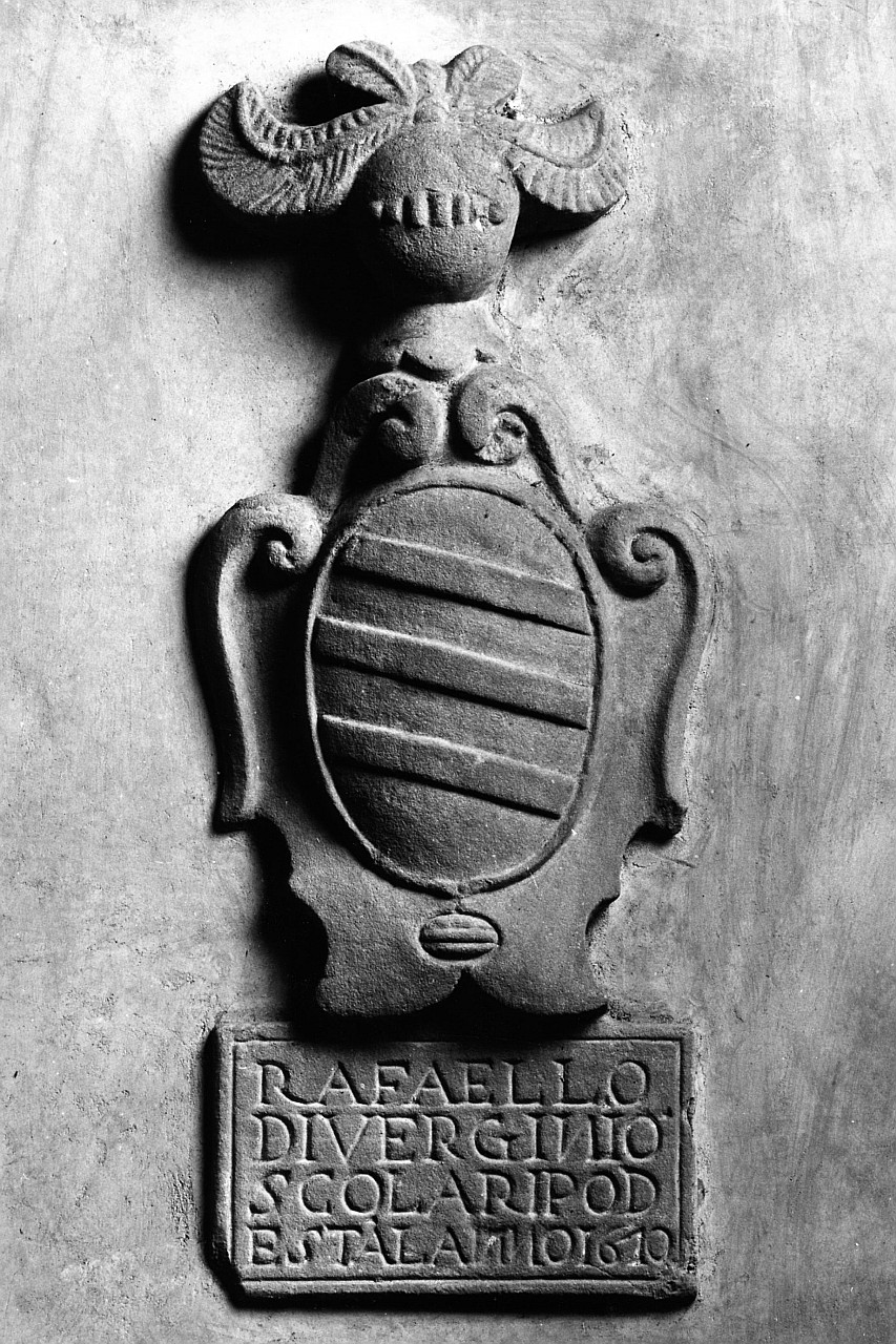 stemma gentilizio della famiglia Scolari (scultura) - bottega toscana (sec. XVII)
