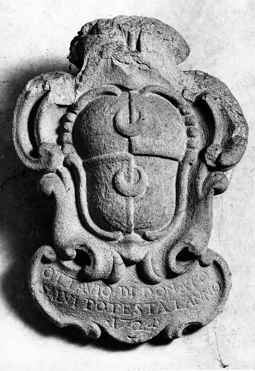 stemma gentilizio della famiglia Salvi (scultura) - bottega toscana (sec. XVIII)
