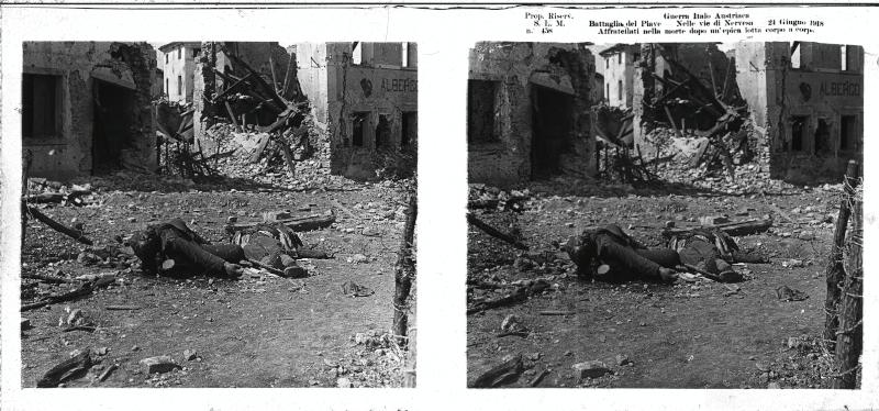 Nervesa della Battaglia - cadaveri - 1918 (positivo) di Marzocchi, Luigi (primo quarto XX)