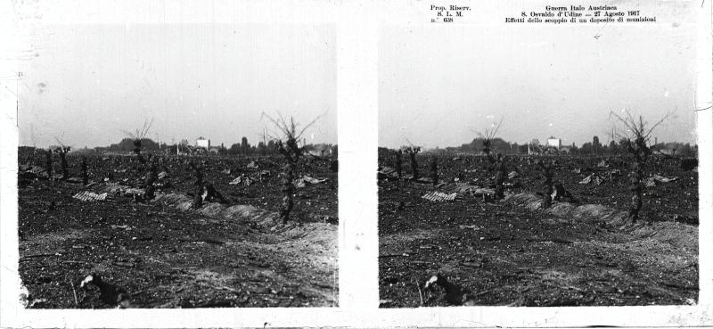 Udine - Sant'Osvaldo - soldati - macerie - scoppi - munizioni - depositi - 1917 (positivo) di Marzocchi, Luigi (primo quarto XX)