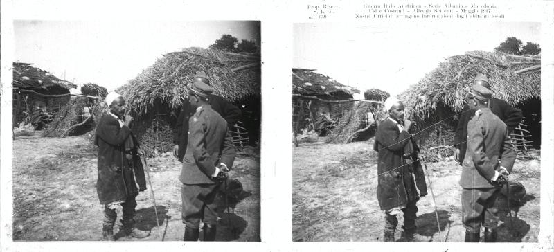 Albania - Ufficili - soldati - civili - 1917 (positivo) di Marzocchi, Luigi (primo quarto XX)