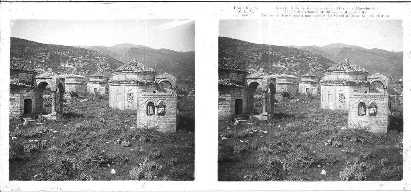 Albania - Tepeleni - tombe - 1917 (positivo) di Marzocchi, Luigi (primo quarto XX)