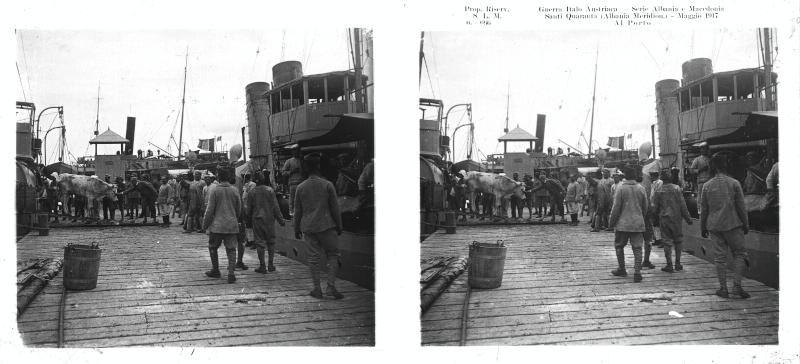 Albania - Santi Quaranta - soldati - porto - bestiame - imbarcazioni - 1917 (positivo) di Marzocchi, Luigi (primo quarto XX)