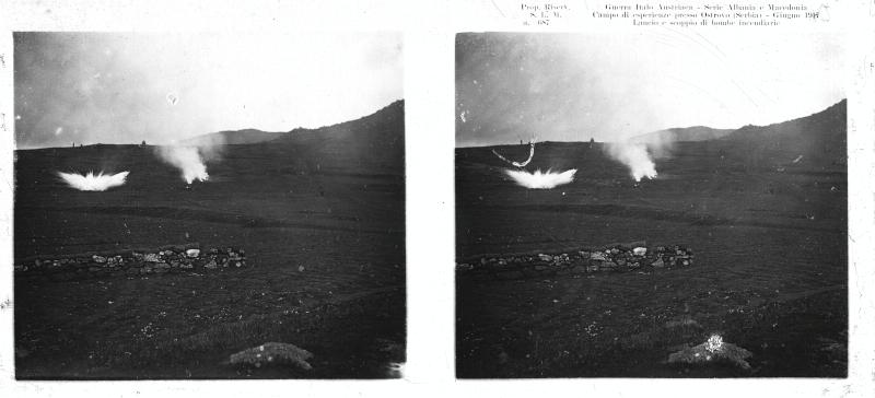 Serbia - Ostrovo - esplosioni - bombe incendiarie - 1917 (positivo) di Marzocchi, Luigi (primo quarto XX)