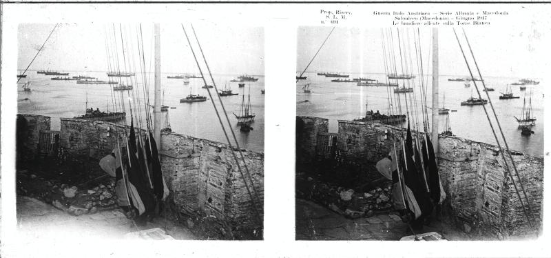 Grecia - Salonicco - Torre Bianca - bandiere - imbarcazioni - 1917 (positivo) di Marzocchi, Luigi (primo quarto XX)