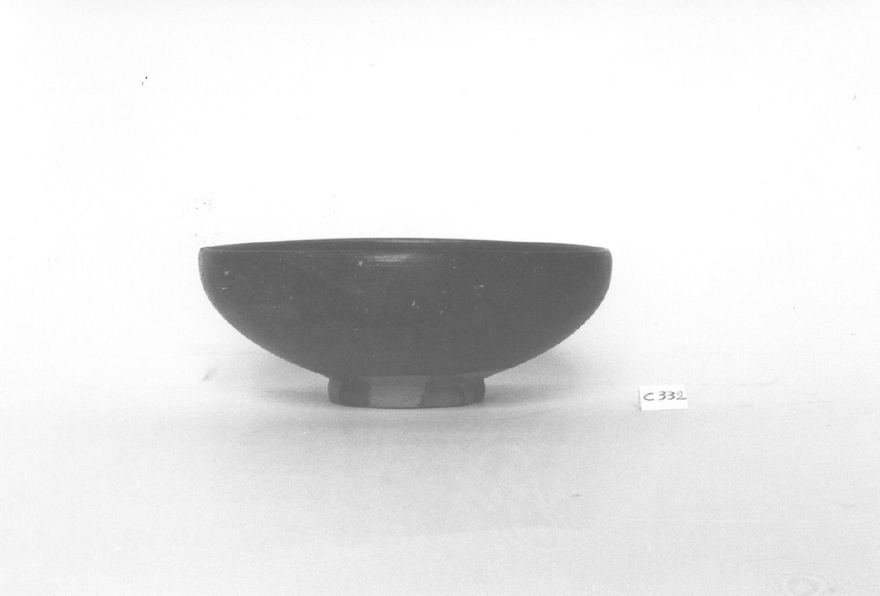 coppa/ a vernice nera - produzione etrusca (IV-III sec. a.C)